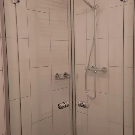 Grosse / Werner 公寓 *